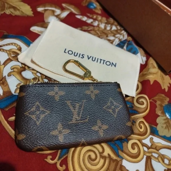 Louis Vuitton Key Pouch - Picture 3 of 5